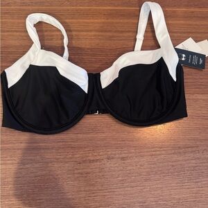 Abercrombie & Fitch Black and White curve love small Underwire Bikini Top